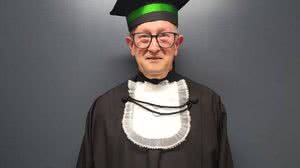 O taxista Elifas Levi Rodrigues, 77, vai prestar o Enem neste domingo (9) com a neta - Arquivo pessoal