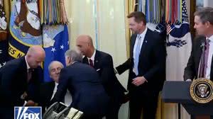 Empresário desmaia durante evento na Casa Branca com Donald Trump - Reprodução / Fox News