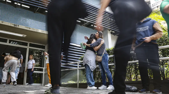 Não esqueça o documento oficial com foto e a caneta preta transparente - Foto: Agência Brasil