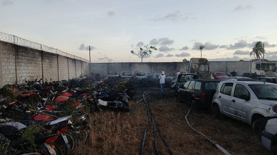 Imagem Incêndio atinge Pátio de Custódia da Polícia Civil e destrói mais de 120 motos e carros