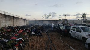 Imagem Incêndio atinge Pátio de Custódia da Polícia Civil e destrói mais de 120 motos e carros