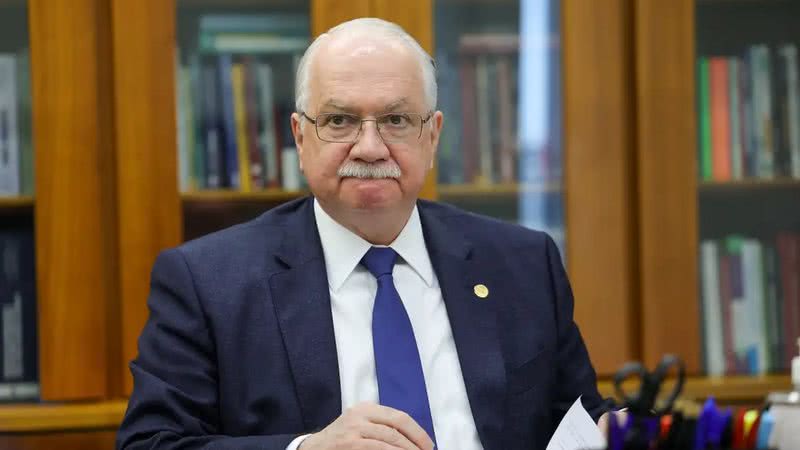 Fachin se manifesta sobre caso de Moraes e Vorcaro; leia a nota