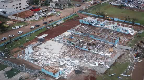 Número de feridos chega a 750 após passagem de tornado pelo Paraná - Ari Dias / AEN