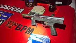 Imagem Submetralhadora é apreendida em residencial da parte alta de Maceió