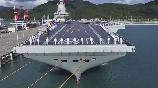 Mais poderoso porta-aviões da China entra em operação - Li Gang / Xinhua