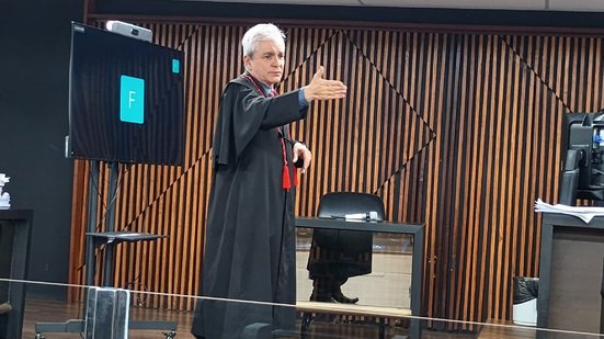 Promotor de Justiça Antônio Vilas Boas durante argumentação nesta quinta-feira - Foto: Ascom Ministério Público