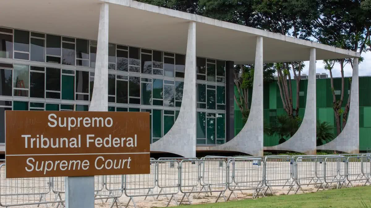 STF mantém fim da aposentadoria compulsória para juízes condenados