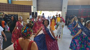 Imagem Theatro Homerinho será palco do grupo Taieira Miguelense nesta terça-feira (2), em mais um Giro das Tradições