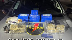 O homem foi levado à Central de Flagrantes, no Tabuleiro do Martins, onde acabou autuado por tráfico de drogas. - Foto: Cortesia/PCAL