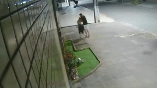 Ex-cunhado de Carlinhos Maia foi flagrado agredindo namorada em Maceió - Foto: Reprodução