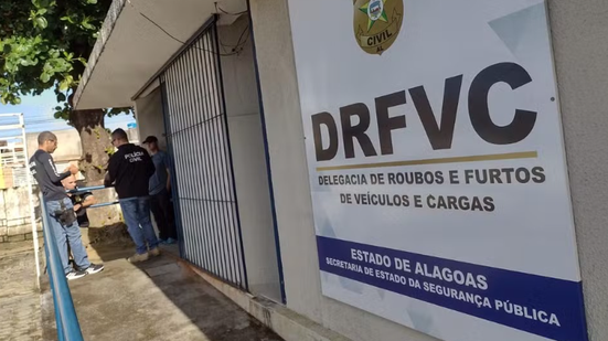 Veículo foi encaminhado à Delegacia de Roubos e Furtos de Veículos - Foto: Reprodução