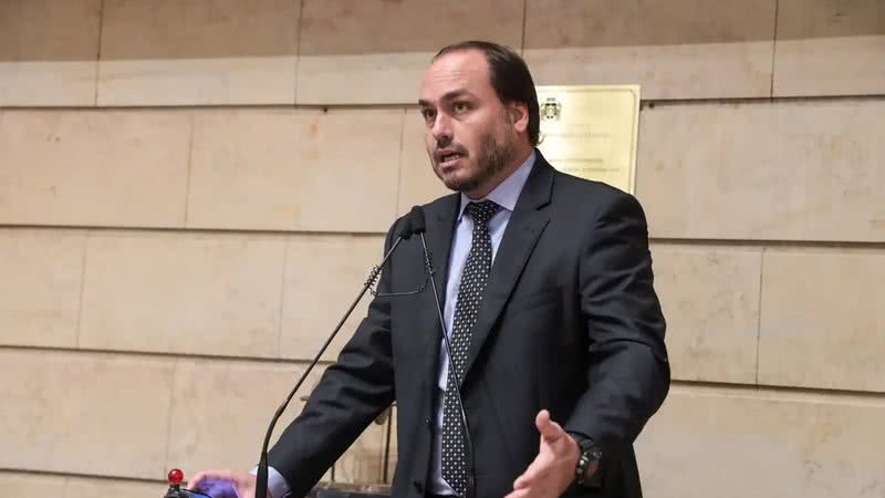 Carlos Bolsonaro anuncia renúncia do mandato de vereador pelo Rio e ida para SC - Renan Olaz / CMRJ