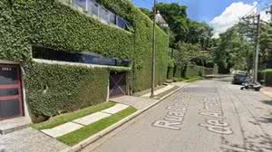 Caseiro é preso acusado de matar a mulher em mansão no Morumbi - Reprodução / Google Maps