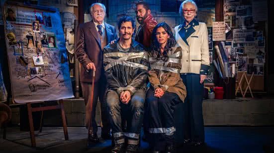 Ary Fontoura, Vladimir Brichta, Lázaro Ramos, Bruna Marquezine e Fernanda Montenegro em imagem do filme 'Velhos Bandidos' - Laura Campanella / Divulgação