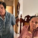 Helena (à esquerda) e Ilizia, de 90 e 88 anos, subiram oito andares após ficarem sem luz - Lucas Perez / Uol