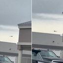 Imagem mostra helicóptero rodopiando sem direção e caindo após colisão no ar - Reprodução / X