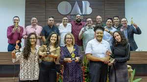 Vencedores do 1º Prêmio IMA de Jornalismo Ambiental subiram ao palco para receber seus troféus - Thiago Sampaio / Agência Alagoas