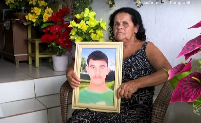 Maria José da Silva, mãe do jovem Davi da Silva - Reprodução / TV Pajuçara
