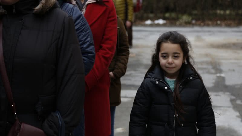 Imagem A coragem de Melek rompe barreiras e a pequena foge para ver Zeynep na prisão