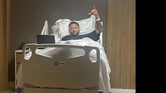 Neymar passa por cirurgia para corrigir lesão no joelho e recebe alta - Reprodução / Instagram
