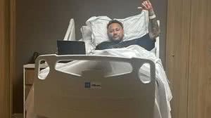 Neymar passa por cirurgia para corrigir lesão no joelho e recebe alta - Reprodução / Instagram