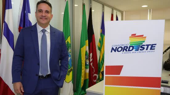 Imagem Eleito presidente do Consórcio Nordeste, Paulo Dantas visita sede da entidade em Brasília