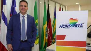 Imagem Eleito presidente do Consórcio Nordeste, Paulo Dantas visita sede da entidade em Brasília