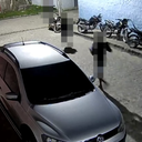 Suspeitos simularam serem policiais e invadiram a residência da vítima, efetuando diversos disparos - Reprodução