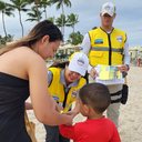 Imagem Banhistas recebem pulseiras de identificação nas praias de Maceió e do Francês