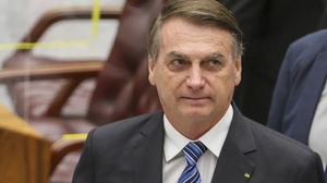 Bolsonaro já está acordado e já foi levado ao quarto. - Foto: Agência Brasil