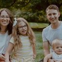 Imagem Mãe revela sinal sutil que levou ao diagnóstico de 'Alzheimer infantil' da filha aos 3 anos