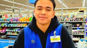 Imagem Atendente paga conta de idosa após cartão ser recusado e ganha carro de presente