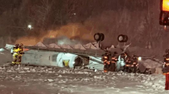 Avião de pequeno porte cai e mata ao menos sete durante nevasca nos EUA - Reprodução / X