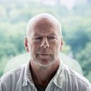 Bruce Willis se afastou da vida pública e encerrou a carreira logo após receber o diagnóstico médico - Reprodução / Instagram @brucewillisbw