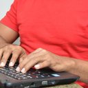 Cansaço extremo e desmotivação podem ser sinais da Síndrome de Burnout, alerta especialista - Carla Cleto / Sesau