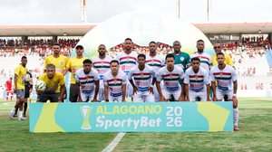 Elenco do CSE no vestiário antes de entrar em campo contra o CRB - João Marcelo Cruz / TNH1