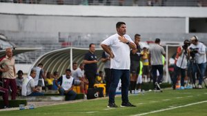 O técnico Eduardo Barroca, do CRB - João Marcelo Cruz / TNH1 (Direitos Reservados)