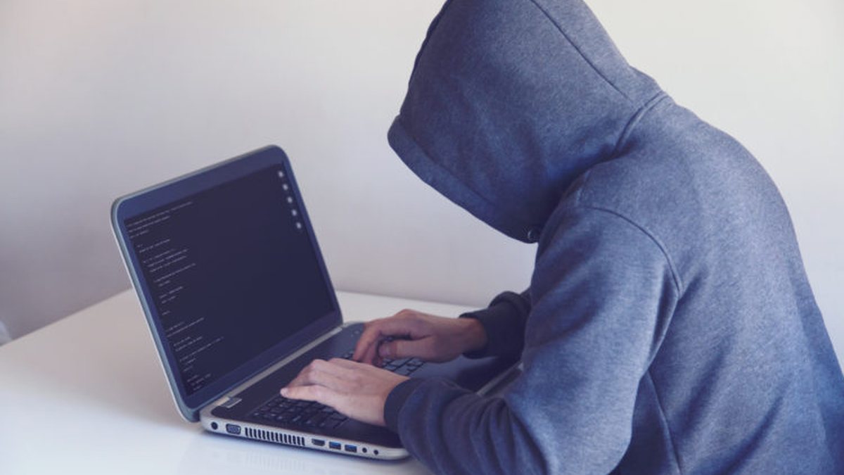 O que está por trás da mensagem enviada com alerta pela Defesa Nacional após invasão hacker?