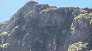 Imagem de drone feita por equipe de buscas no Pico Paraná - Corpo de Bombeiros