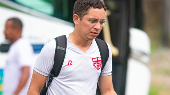 Johanisson Carlos Lima Costa tinha 35 anos e foi morto na manhã desta sexta-feira, a caminho do trabalho - Foto: Reprodução/Instagram