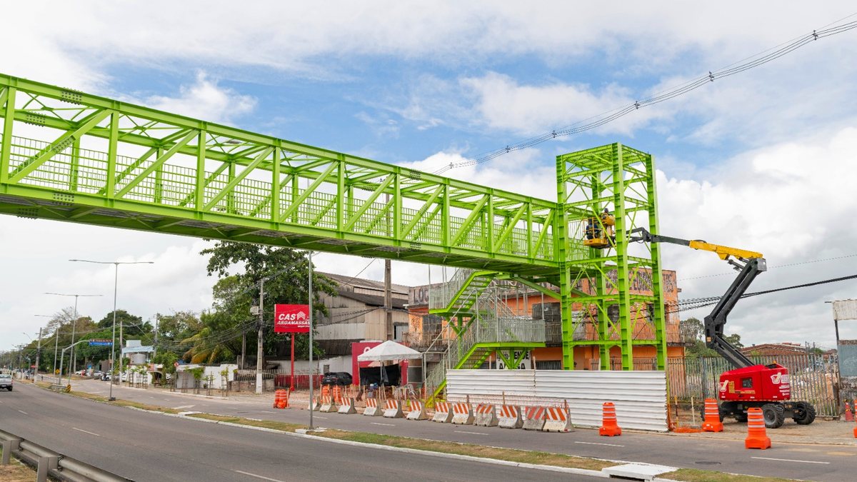 Obras da passarela do Canaã avançam na avenida Durval de Góes Monteiro