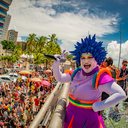 Prévias carnavalescas levam música, fantasia e cultura popular para bairros de Maceió - Foto: Alexandre Teixeira/Agência Alagoas