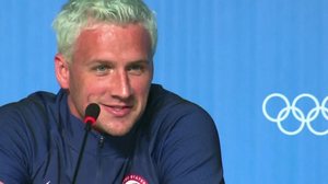 Ryan Lochte pede desculpa por falso relato de assalto na Olimpíada - Reprodução GloboNews
