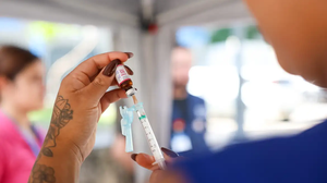 Surto de meningite leva Secretaria de Saúde a realizar vacinação de bloqueio em bairros de Maceió - Foto: Arquivo/Agência Brasil