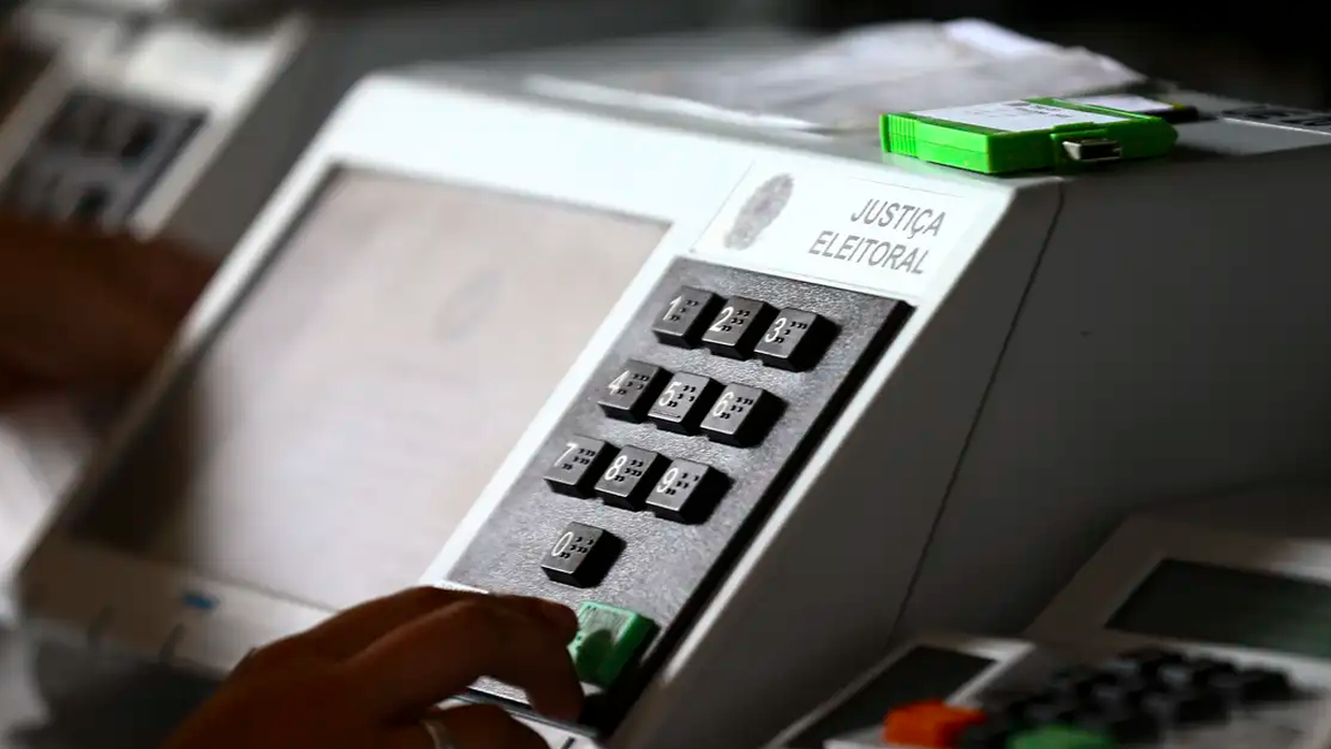 Eleição nos estados termina com 13 governadores reeleitos e 6 derrotados