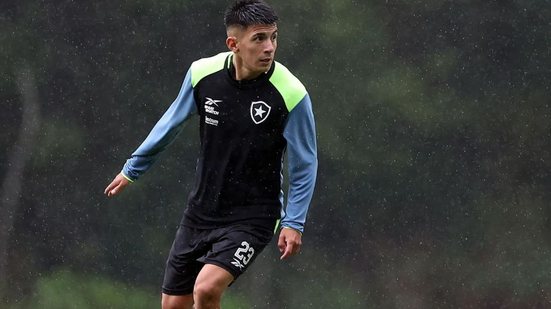 Dívida era referente ao negócio pelo meia argentino Thiago Almada, contratado no meio de 2024 e peça fundamental nos títulos da Libertadores e do Brasileiro daquela temporada - Divulgação / Botafogo