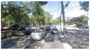 Avenida República do Líbano, onde motorista de Porsche atropelou assaltante e arrastou sua moto por 100 metros - Reprodução / Google Maps