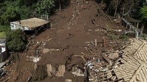 Sobe para 38 o número de mortos por temporais na zona da mata, em MG - Eduardo Anizelli / Folhapress