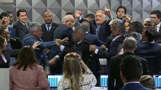 Imagem CPI do INSS aprova quebra de sigilo bancário de filho de Lula; sessão é marcada por confusão