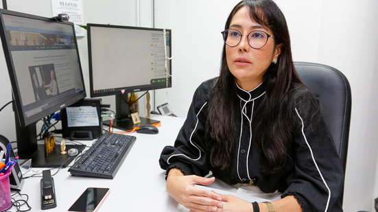 Diretora de Precatórios do TJAL orienta cidadãos a não realizar pagamentos - Foto: Caio Loureiro/Ascom TJ